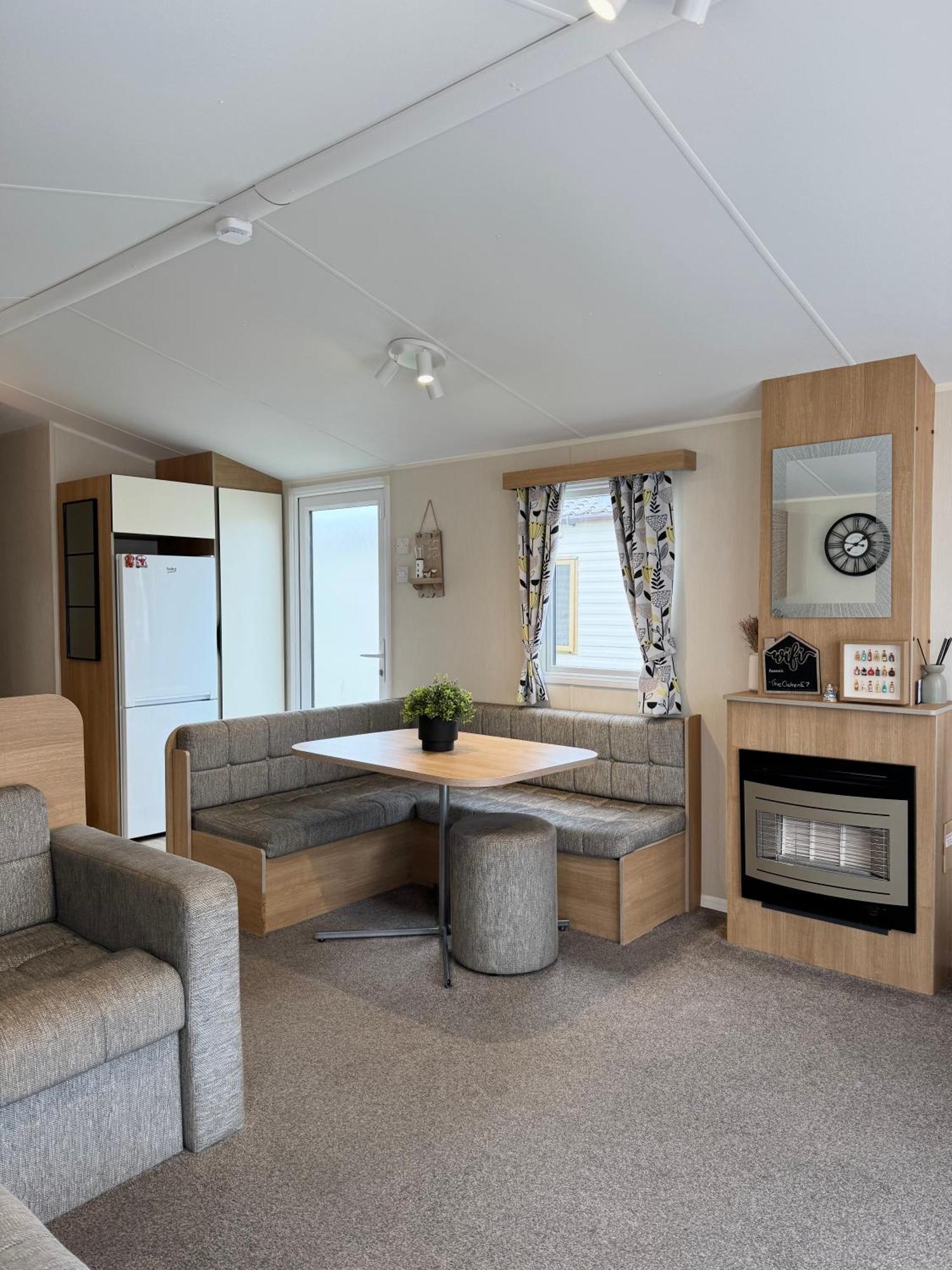 Oaken Caravan - Golden Sands Away Resorts Kinmel Bay Exterior photo